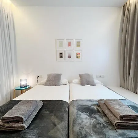 Plaza Cataluna Penthouse Apartment *