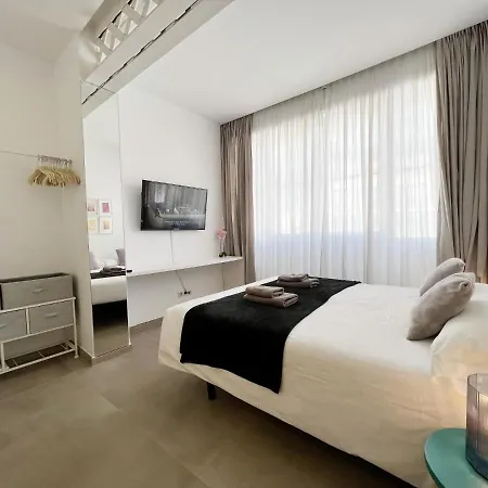 Plaza Cataluna Penthouse Apartment *