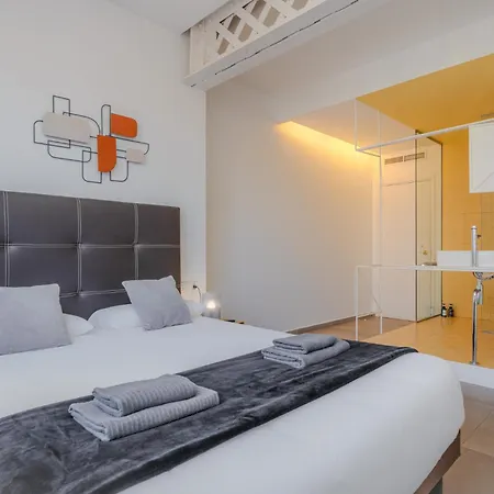 Plaza Cataluna Penthouse バルセロナ
